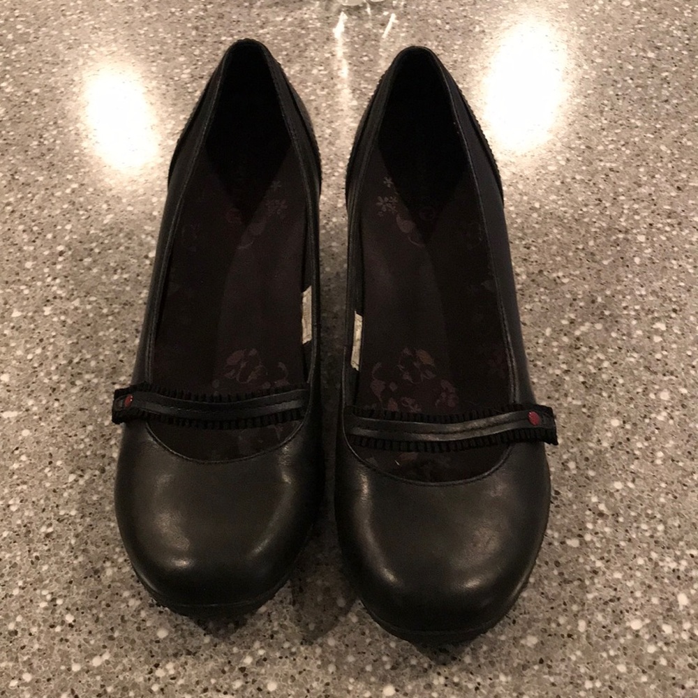 Merrell Wedge Closed Toe Shoes